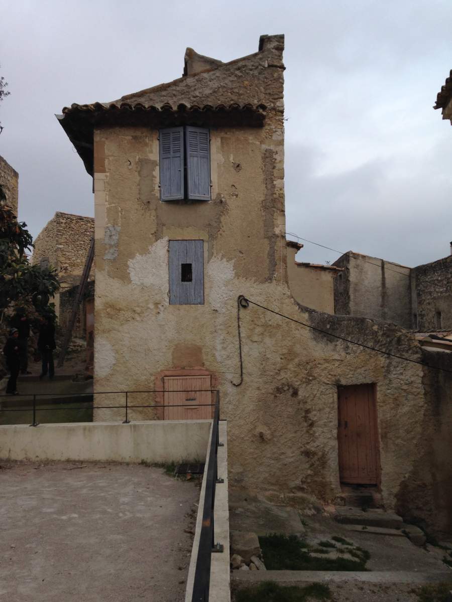 Façade Ouest existante - Rénovation d'une vieille maison de village à Eyguières