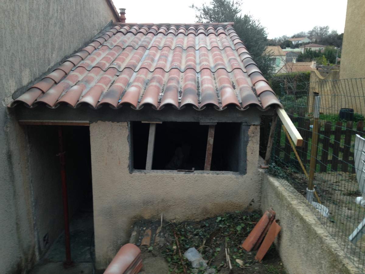 Rénovation partielle d'une toiture de maison individuelle 13300 Salon de Provence - couverture de toit à rénover sur maison individuelle près de sens 13560 mdr